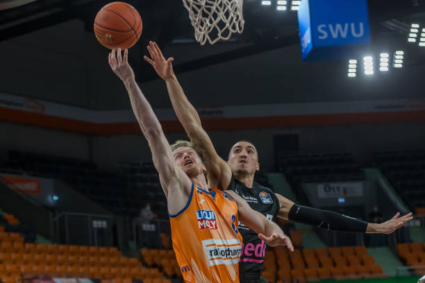 是球员必须 是球员必须